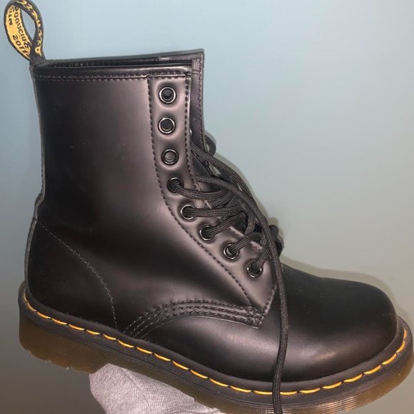 Basically New Doc Martens 1460 Smooth Leather Lace Up Boots - Picture 2 of 4